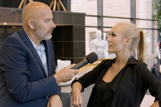 York interviewt eine Frau