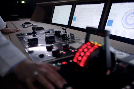 Nahaufnahme eines Navigationsystems eines Schiffes