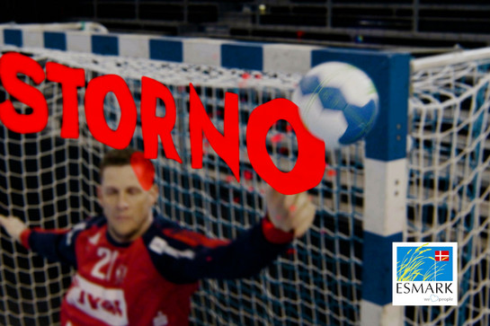 Kevin Möller versucht einen Ball zu halten