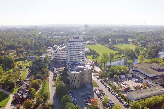 Luftaufnahme vom Zentrum für molekulare Biowissenschaften der CAU Kiel
