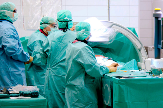 Krankenhauspersonal im OP