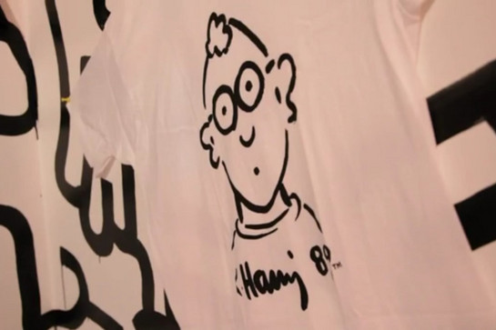 Ein schwarzes Männchen auf einem Tshirt