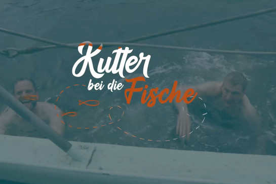 Timo Klass und Matthias Marquardsen baden in der Förde