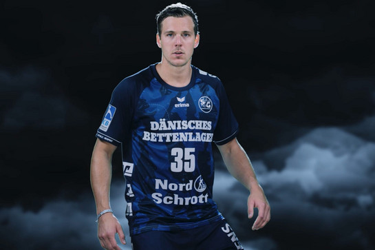 Ein SG Spieler trägt ein blaues Trikot