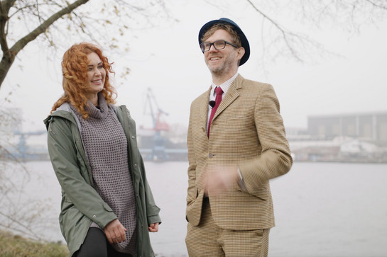 Jim Lacy und Kirsten Hermann am Fördeufer