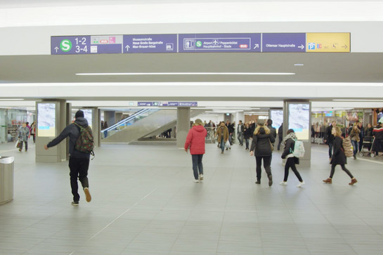 bb_gruppenticket_teaser_02.jpg Blick in den S Bahn Bahnhof
