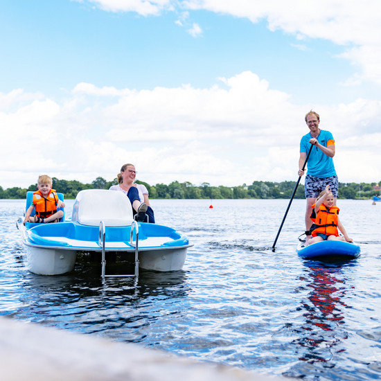 Tretboot- und SUP-Verleih am Großen Segeberger See.