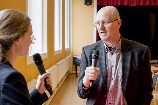 Standbild eines Interviews