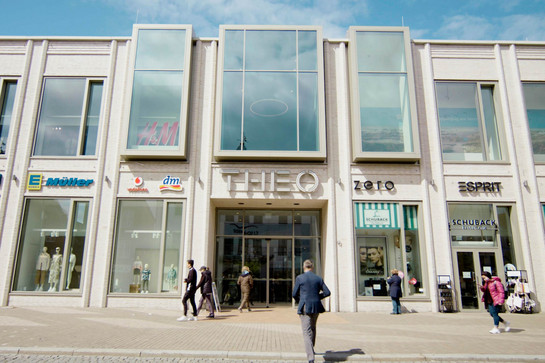 Blick auf das Einakufszentrum Theo