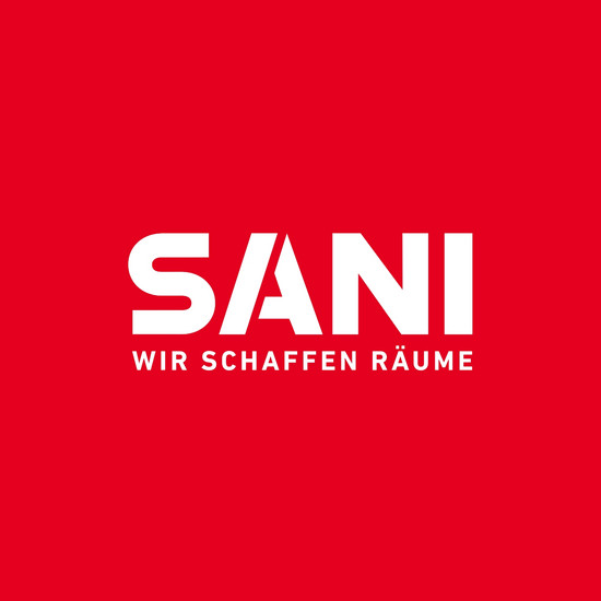 Weiße Schrift "SANI Wir schaffen Räume" vor rotem Hintergrund