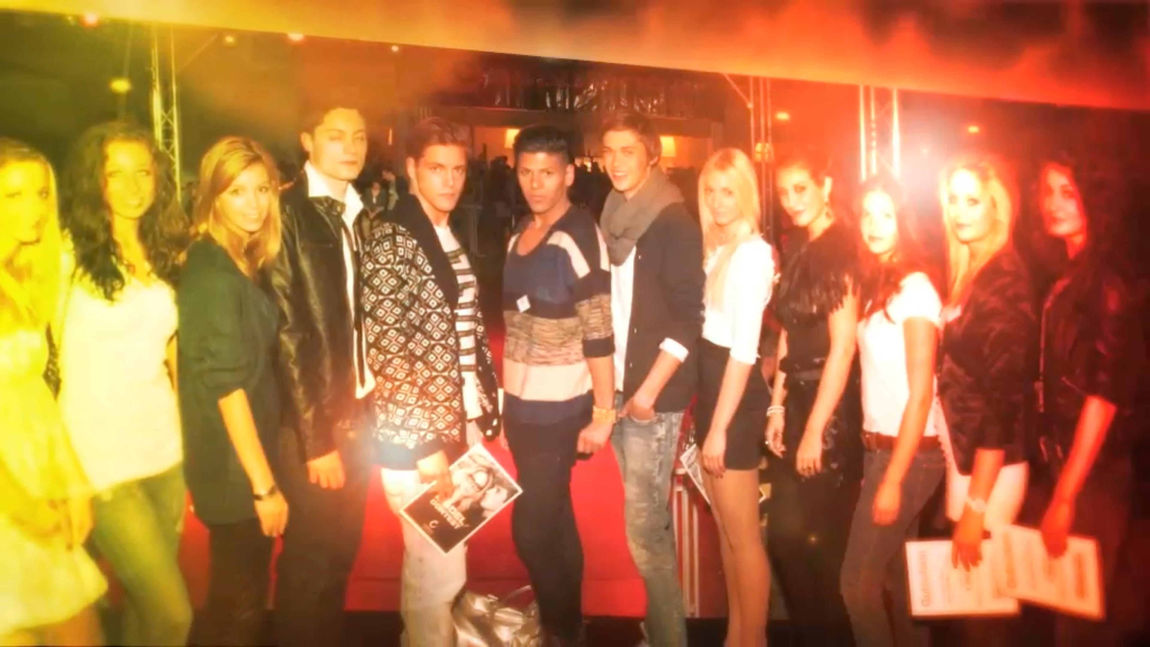 Ein Gruppenfoto in der Disco