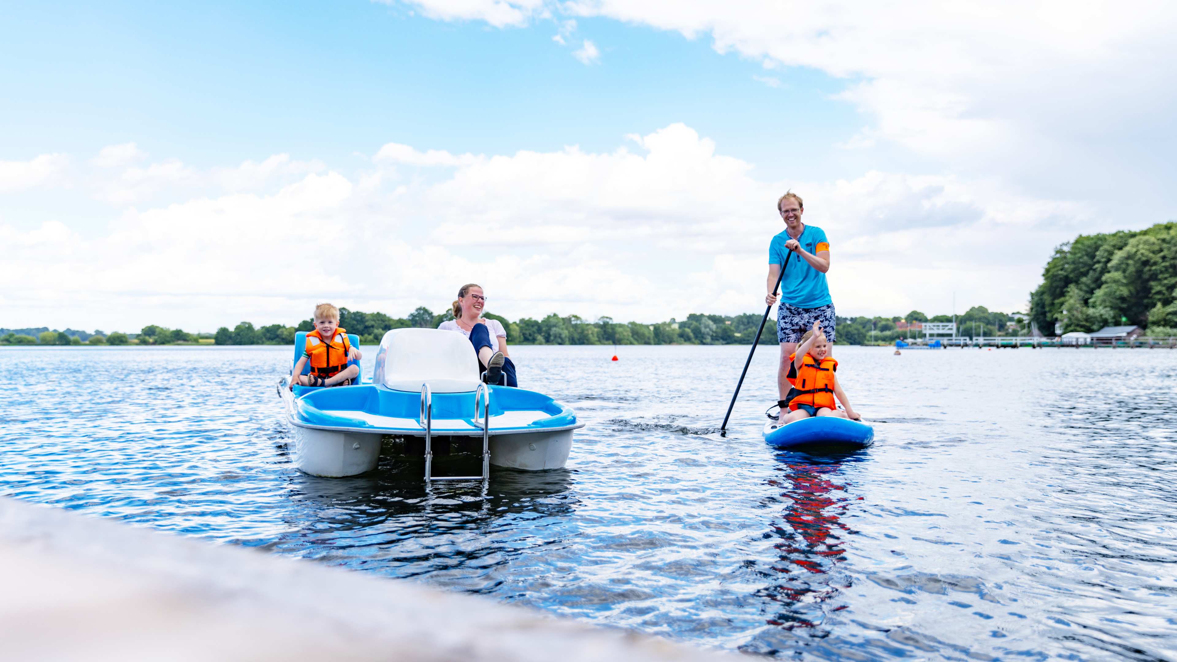Tretboot- und SUP-Verleih am Großen Segeberger See.