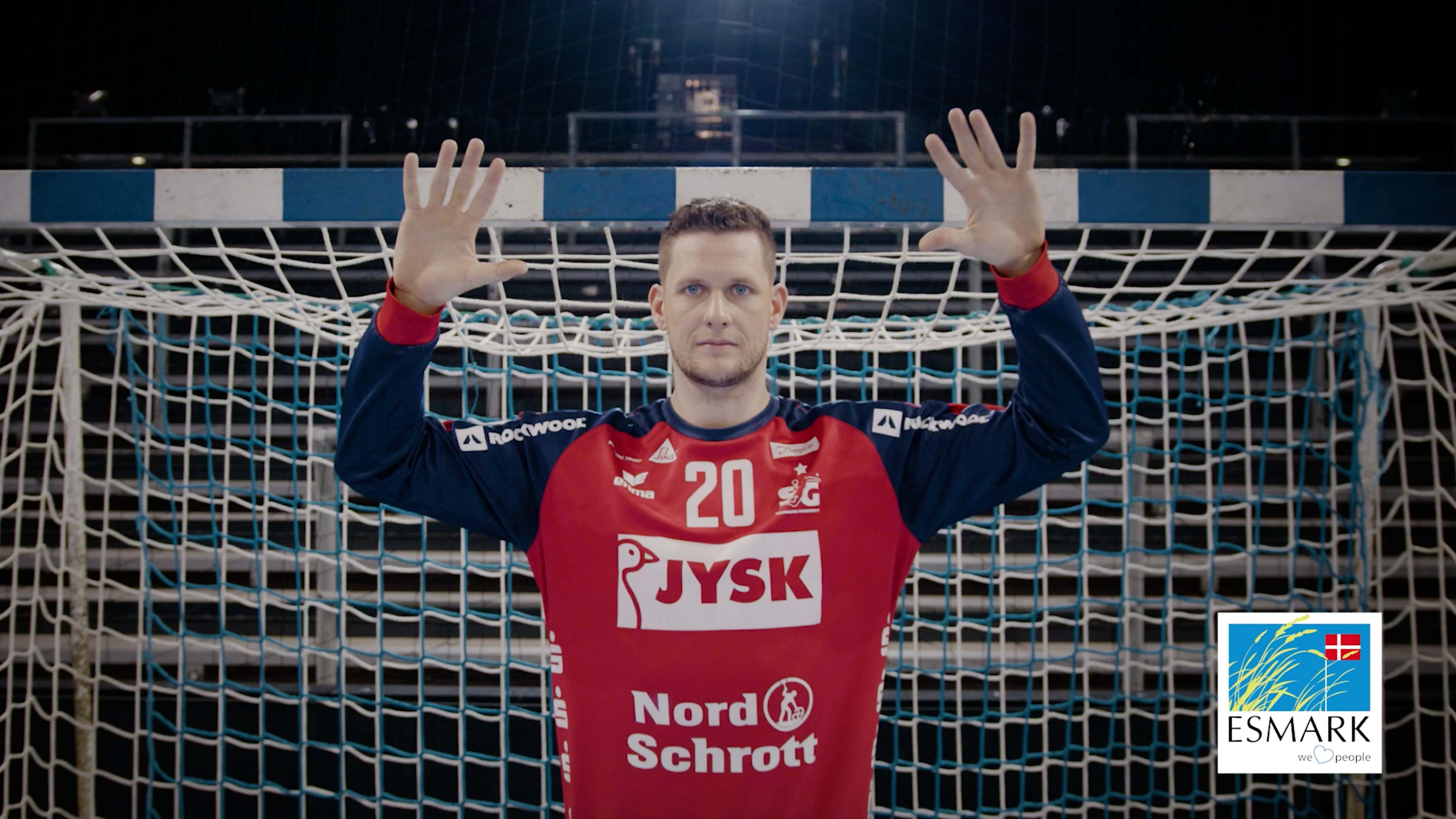 Kevin Möller steht im Tor